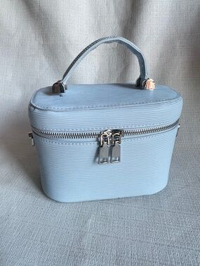 Bloomingdale's Mini Light Blue Structured Top-Handle Vanity Case
